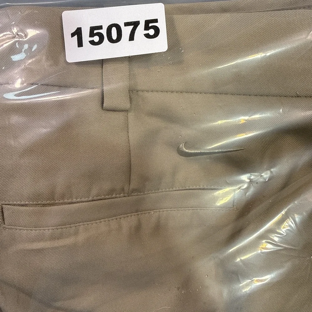 Nike Golf SHORTS MENS 42 Tan Flat Front  Dri-FIT